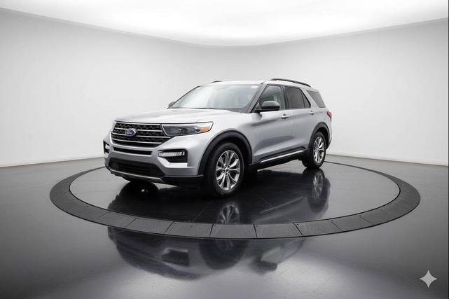 Photo of 2020 Iconic Silver Metallic Ford Explorer