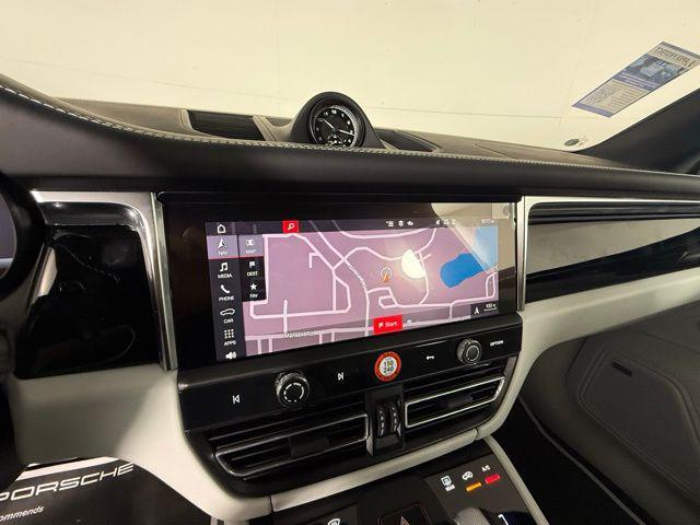 Photo of 2025 Carrara White Porsche Macan