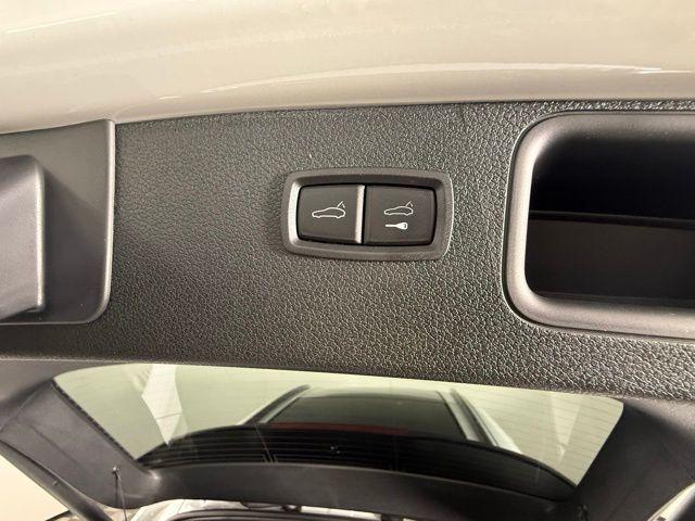 Photo of 2025 Carrara White Porsche Macan