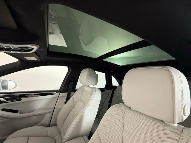 Photo of 2025 Carrara White Porsche Macan
