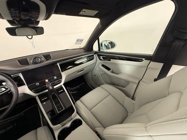 Photo of 2025 Carrara White Porsche Macan