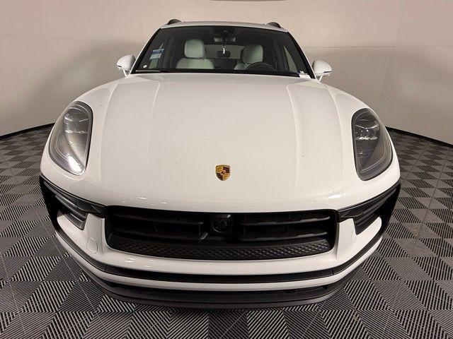 Photo of 2025 Carrara White Porsche Macan