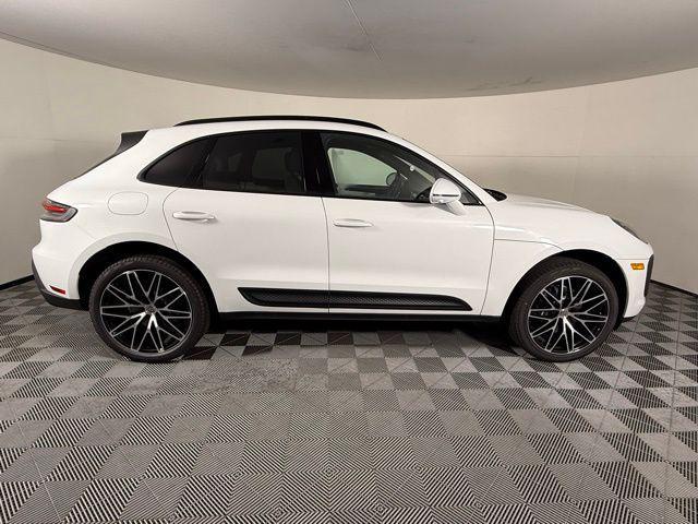 Photo of 2025 Carrara White Porsche Macan