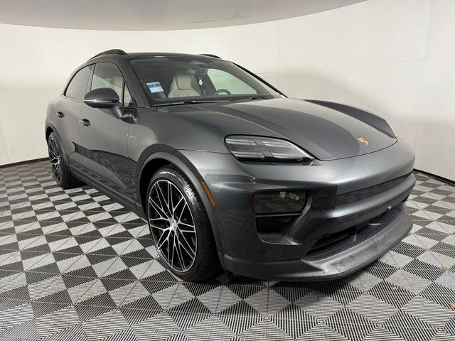 Photo of 2025 Grey Porsche Macan