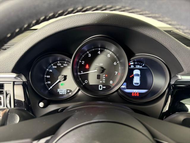 Photo of 2022 Carmine Red Porsche Macan