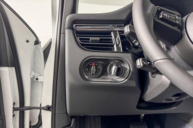 Photo of 2025 White Porsche Macan
