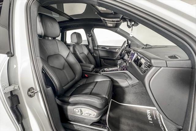 Photo of 2025 White Porsche Macan
