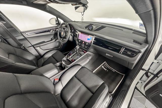 Photo of 2025 White Porsche Macan
