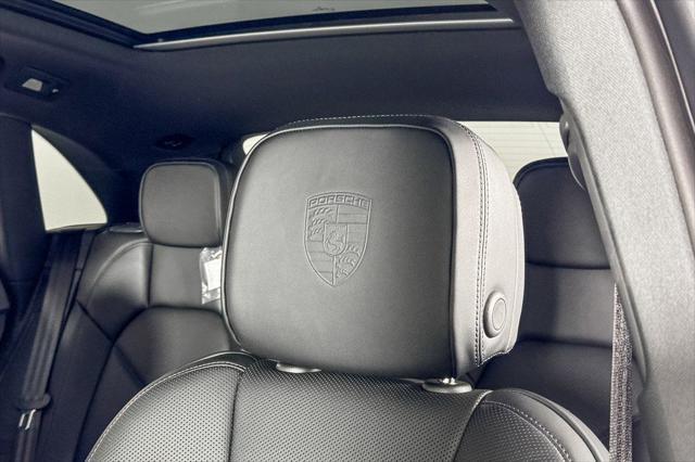 Photo of 2025 White Porsche Macan