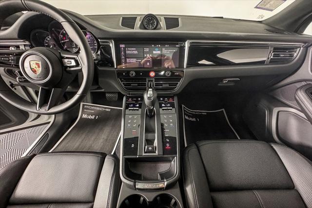 Photo of 2025 White Porsche Macan