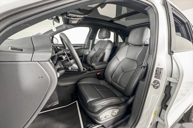 Photo of 2025 White Porsche Macan
