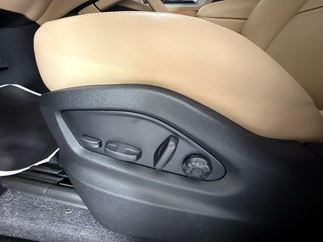 Photo of 2025 Blue Porsche Cayenne