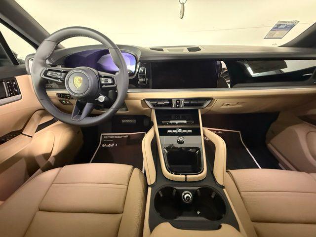 Photo of 2025 Blue Porsche Cayenne