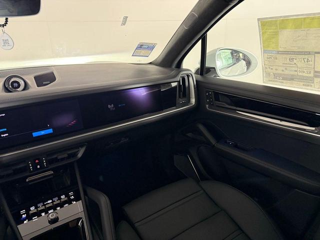 Photo of 2025 White Porsche Cayenne