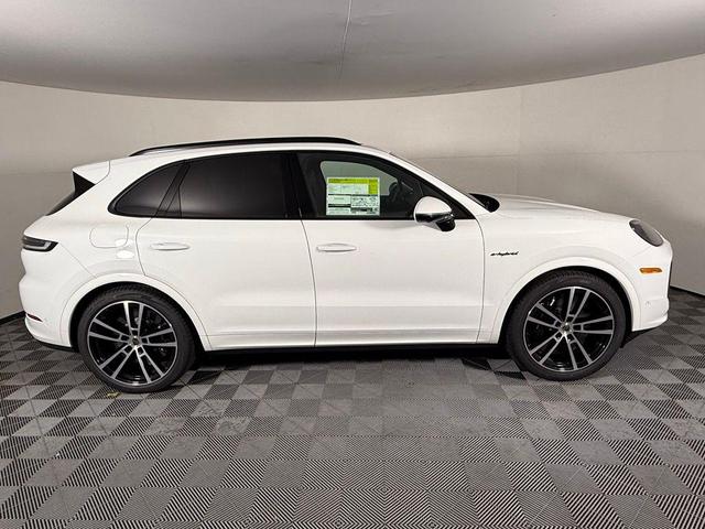 Photo of 2025 White Porsche Cayenne