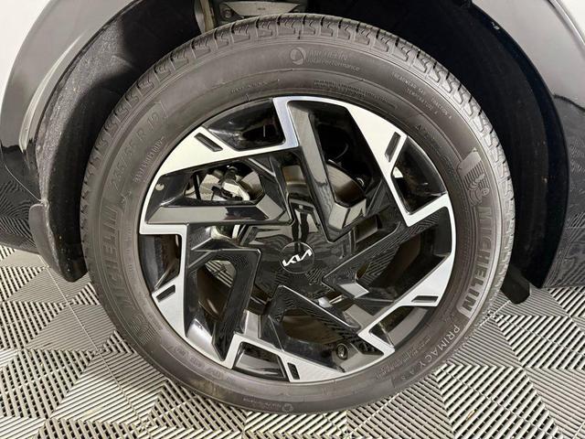 Photo of 2024 Wolf Gray Kia Sportage