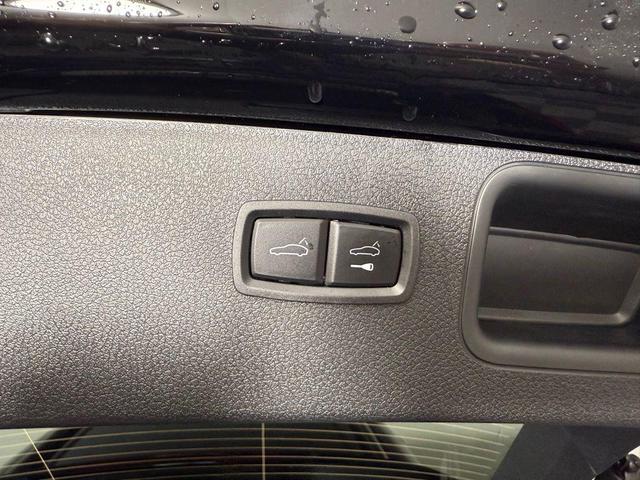 Photo of 2025 Black Porsche Macan