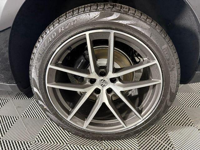 Photo of 2025 Black Porsche Macan