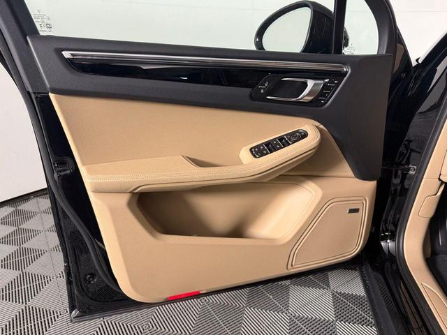 Photo of 2025 Black Porsche Macan