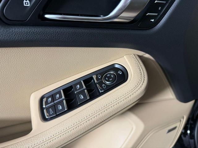 Photo of 2025 Black Porsche Macan