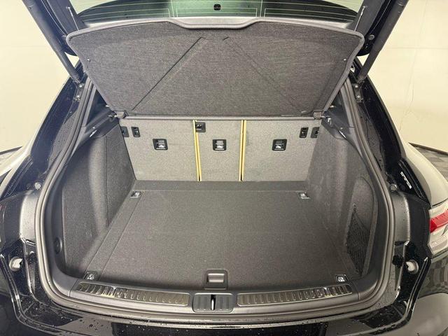 Photo of 2025 Black Porsche Macan