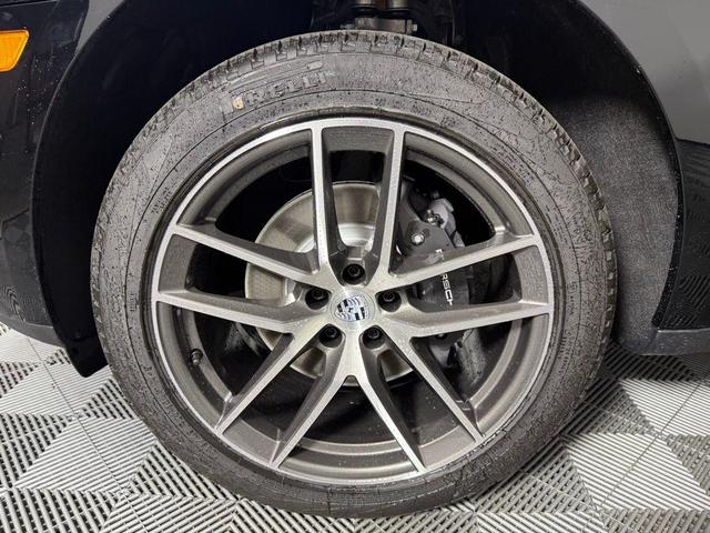 Photo of 2025 Black Porsche Macan