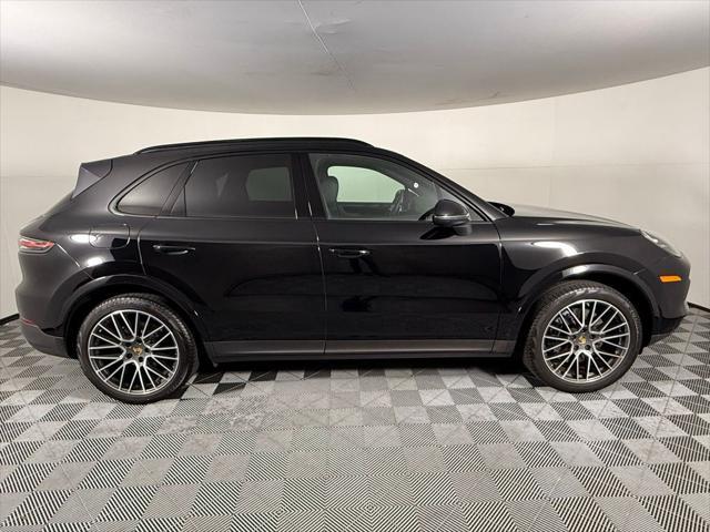 Photo of 2023 Black Porsche Cayenne