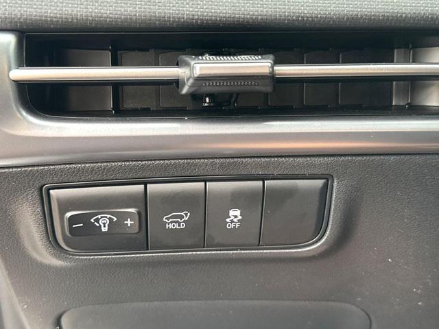 Photo of 2025 White Pearl Hyundai TUCSON
