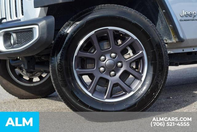 Photo of 2023 Silver Zynith Clearcoat Jeep Gladiator