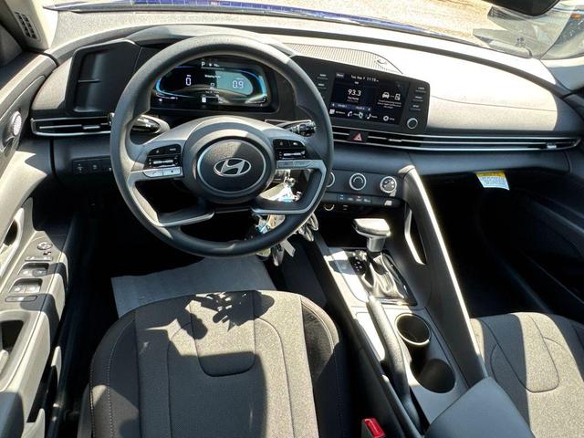 Photo of 2025 Intense Blue Hyundai ELANTRA
