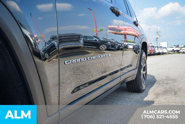 Photo of 2024 Diamond Black Jeep Grand Cherokee