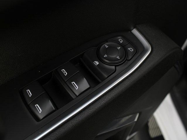 Photo of 2023 Summit White GMC Sierra 1500