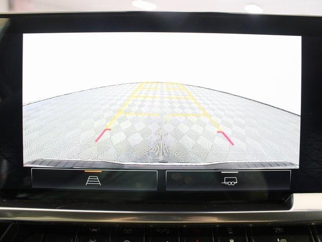Photo of 2023 Summit White GMC Sierra 1500