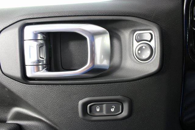 Photo of 2025 Black Clearcoat Jeep Wrangler