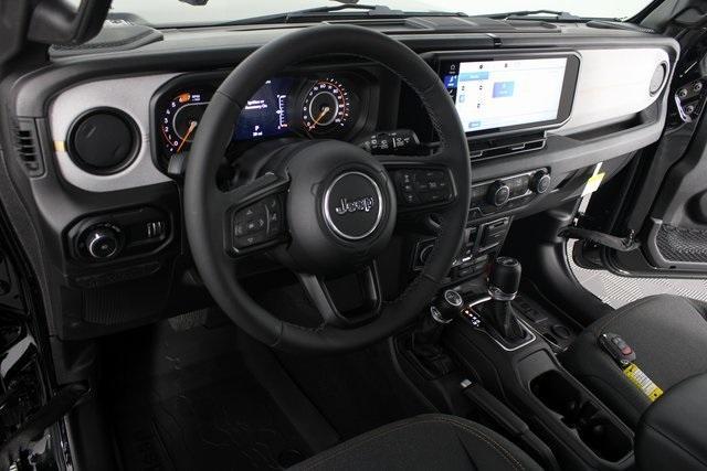 Photo of 2025 Black Clearcoat Jeep Wrangler