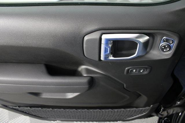 Photo of 2025 Black Clearcoat Jeep Wrangler