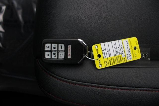 Photo of 2023 Crystal Black Pearl Honda Odyssey