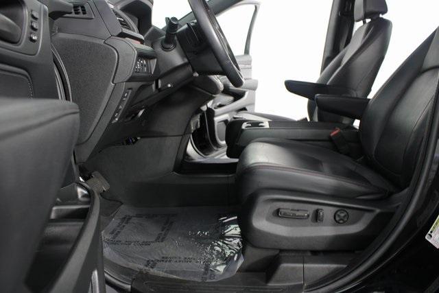 Photo of 2023 Crystal Black Pearl Honda Odyssey