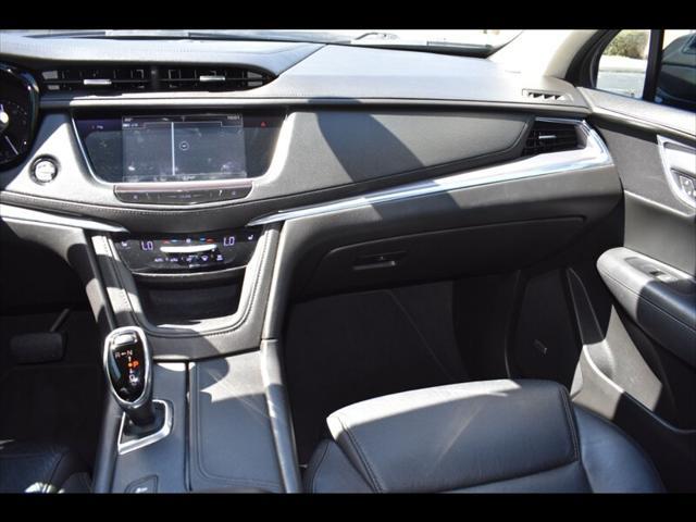 Photo of 2018 Stellar Black Metallic Cadillac XT5