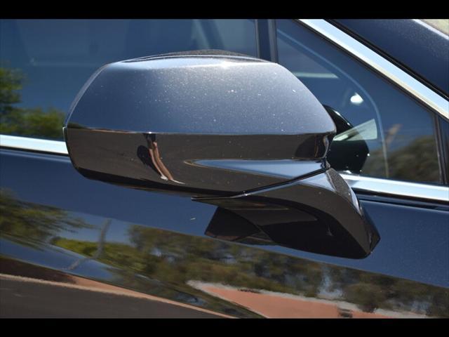 Photo of 2018 Stellar Black Metallic Cadillac XT5