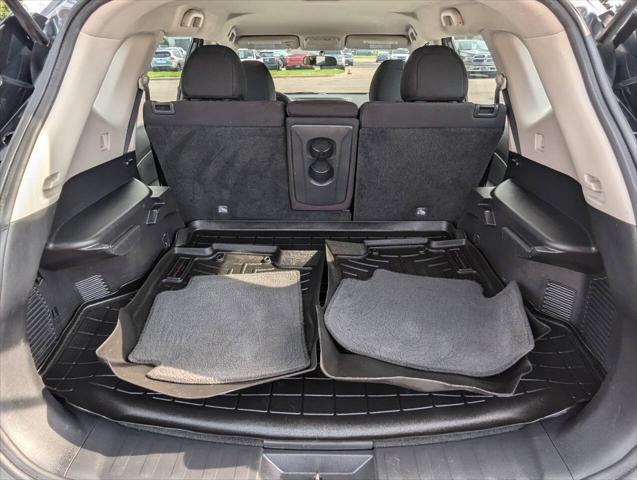 Photo of 2017 Pewter Nissan Rogue