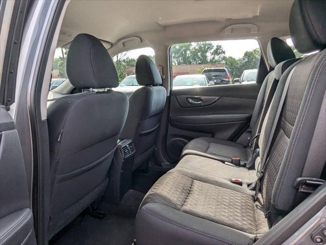 Photo of 2017 Pewter Nissan Rogue