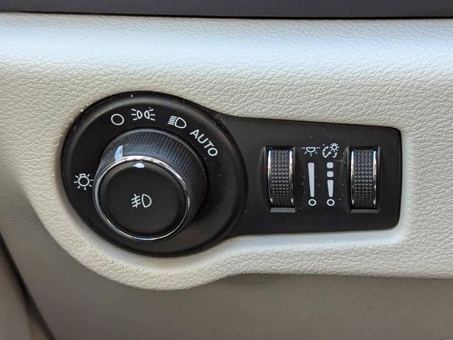Photo of 2017 Pewter Chrysler Pacifica