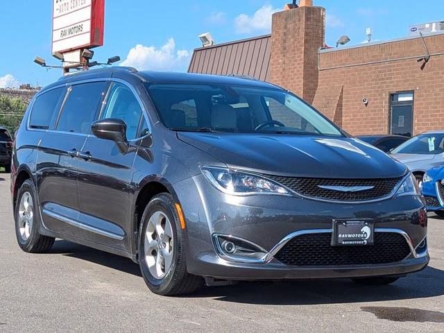 Photo of 2017 Pewter Chrysler Pacifica