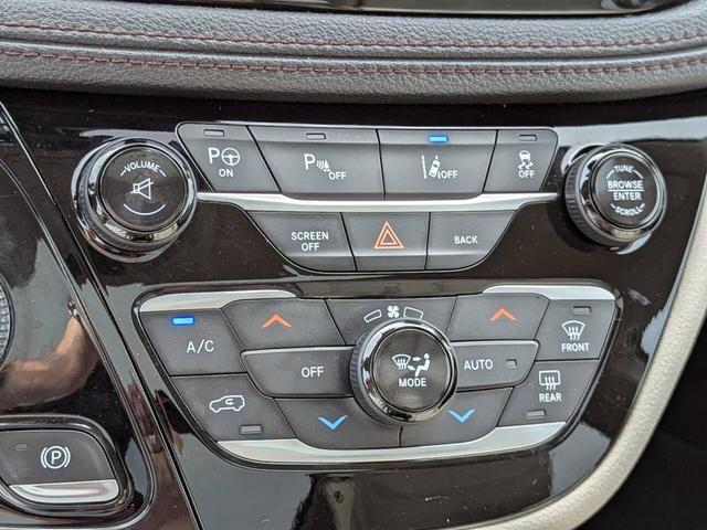 Photo of 2017 Pewter Chrysler Pacifica