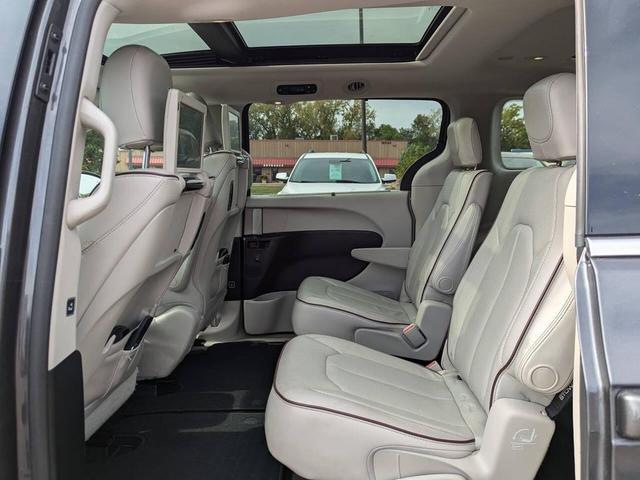 Photo of 2017 Pewter Chrysler Pacifica