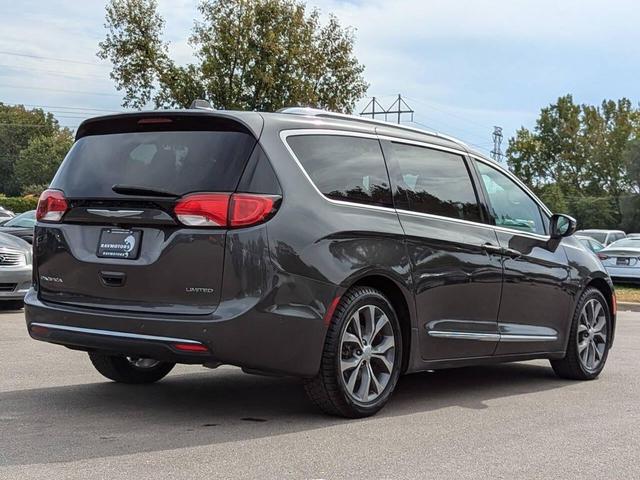 Photo of 2017 Pewter Chrysler Pacifica