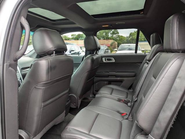 Photo of 2015 Silver Ford Explorer