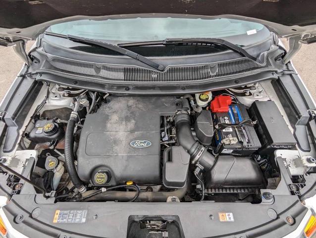 Photo of 2015 Silver Ford Explorer