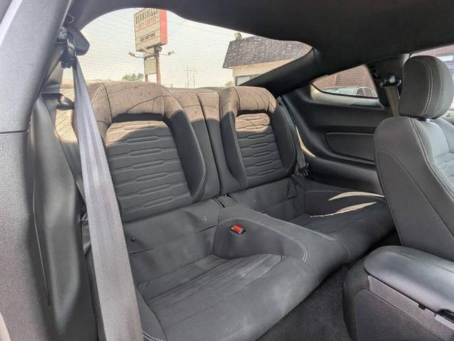 Photo of 2022 Black Ford Mustang